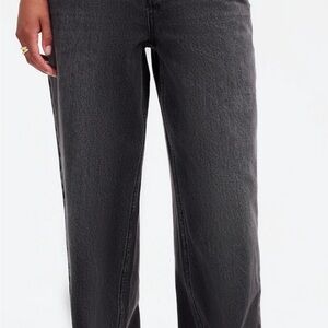 madewell low slung straight size 25. black wash.